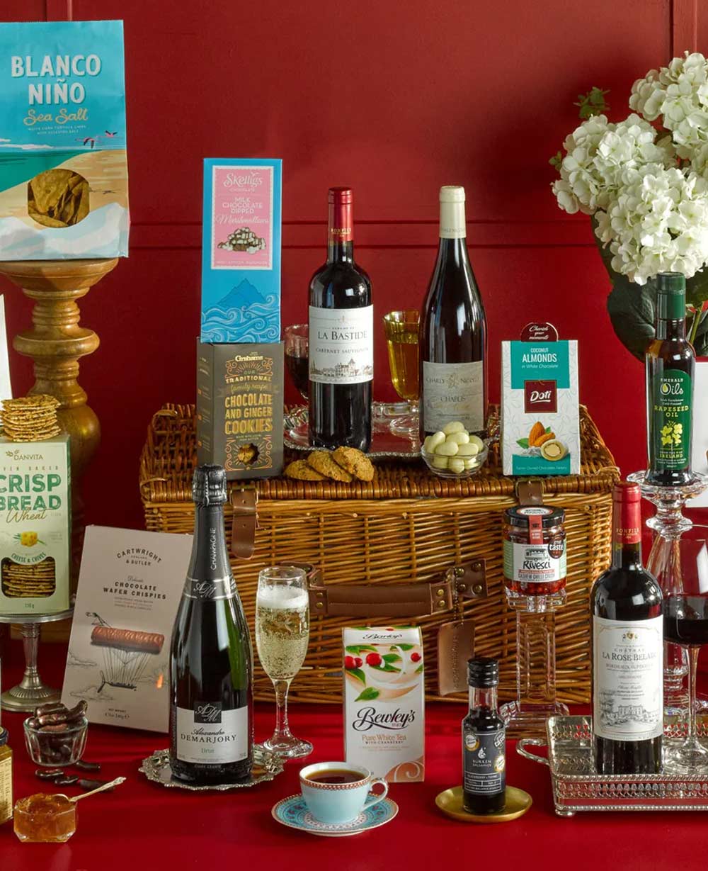 Gift Hampers Saudi Arabia - Divine Feast Gift Hamper